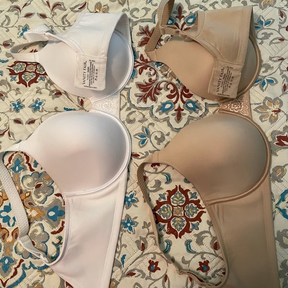 Vanity Fair bras - Picture 2 of 3